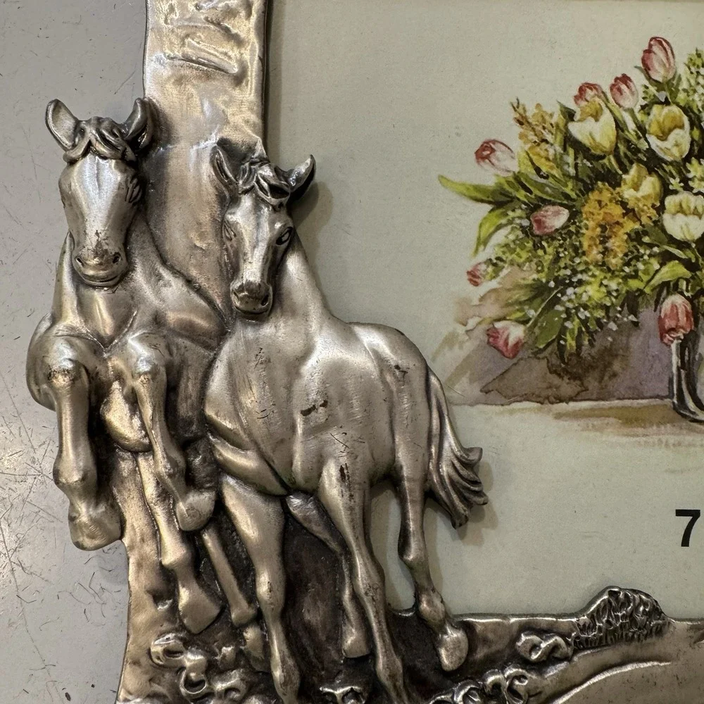 2 Picture Frames a 3D Horse and Rectangle - Holds 5x7‎ Photo Free Standing